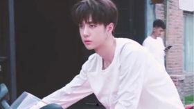 吃瓜少女老王视频