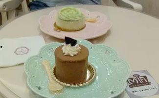 吃瓜鸭冰淇淋蛋糕,吃瓜鸭冰淇淋蛋糕，甜蜜滋味尽享一夏